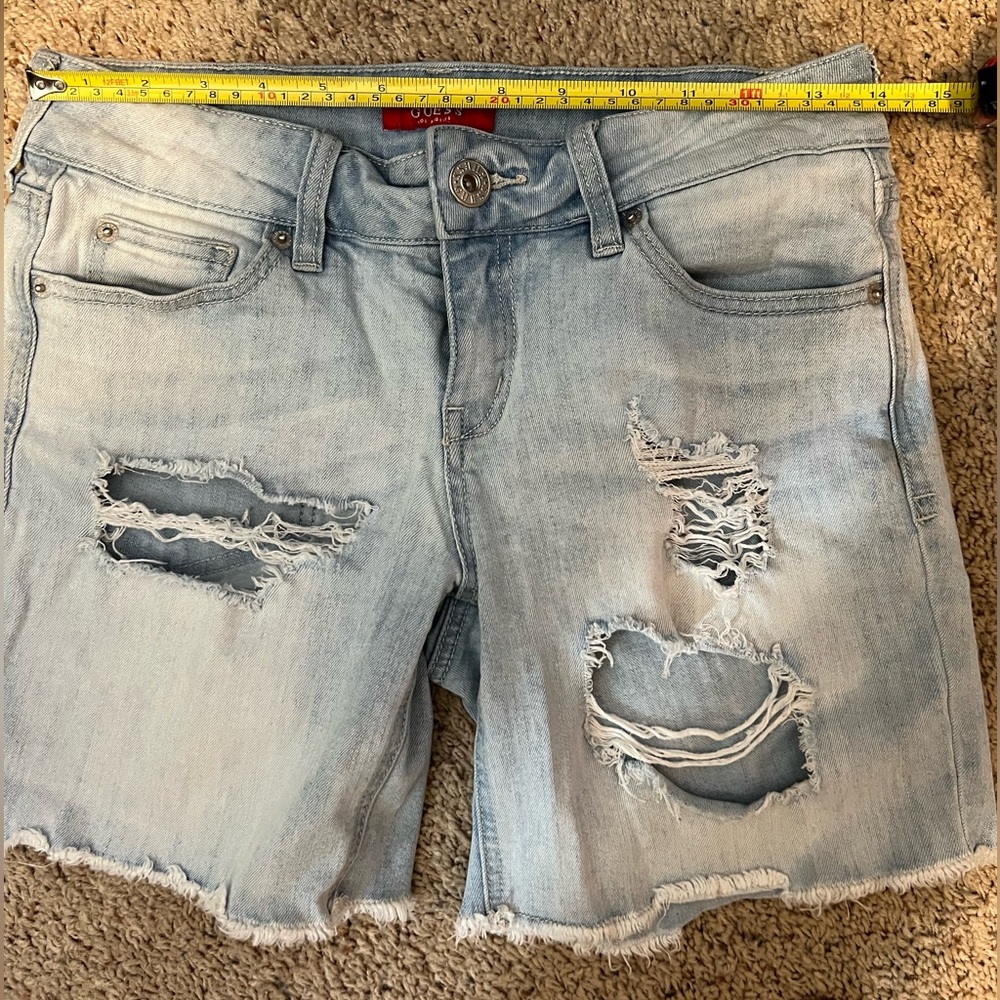 Guess Jean shorts size 27